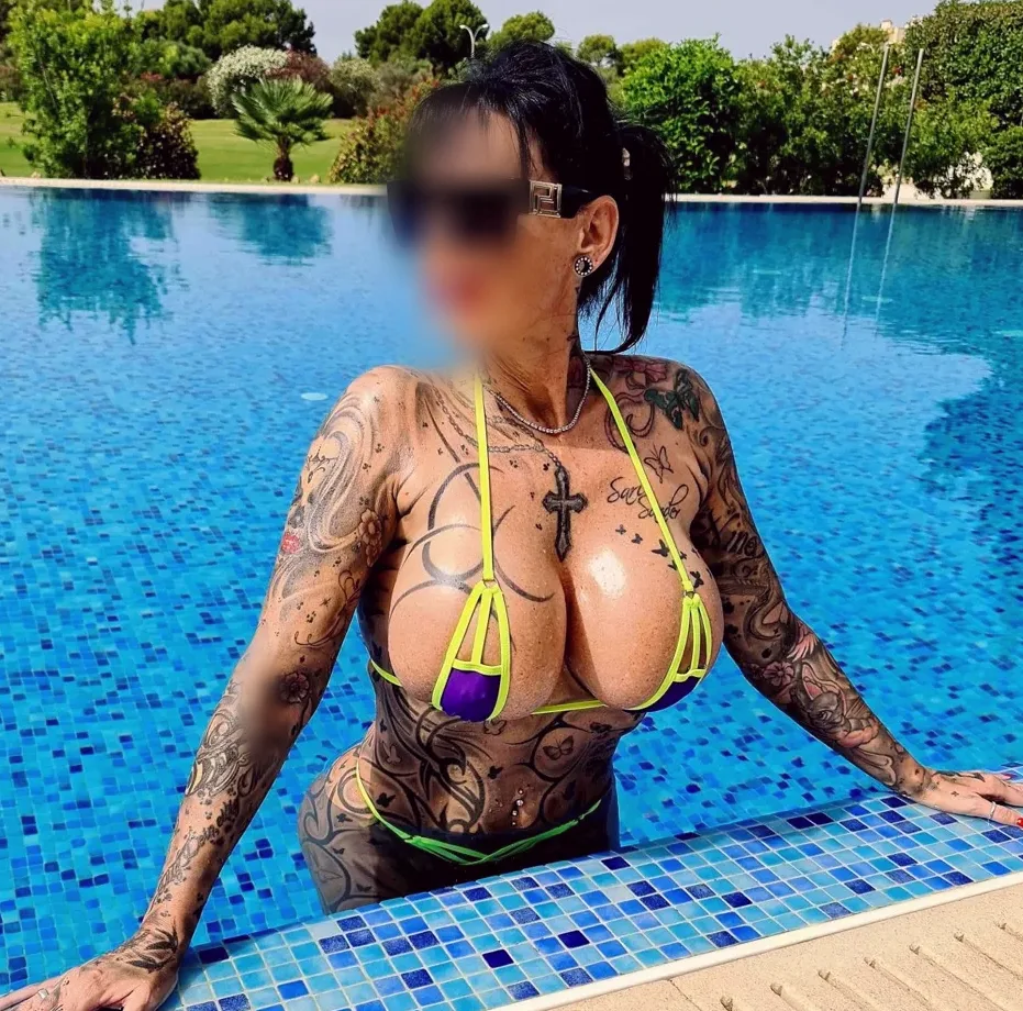 Elin, 39