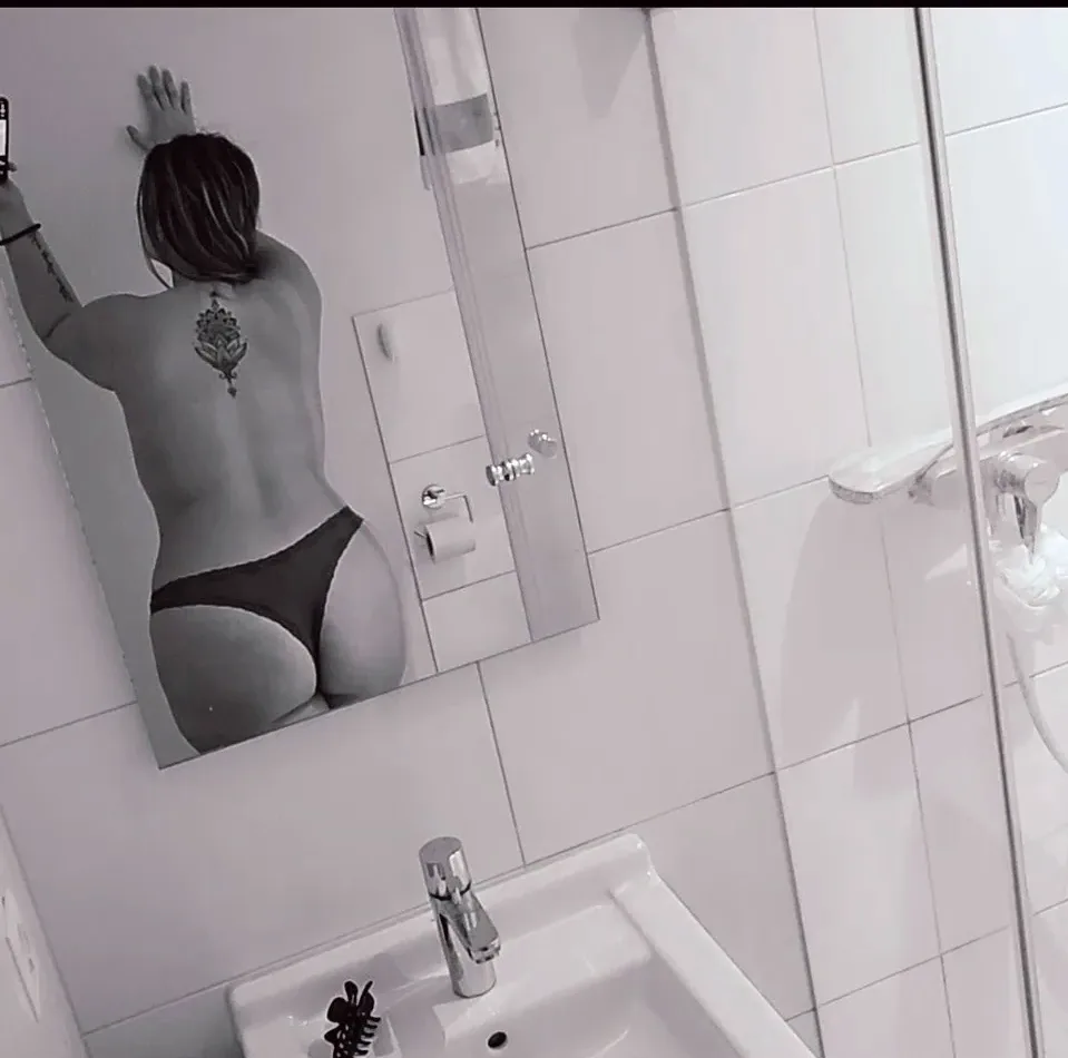 Fay, 28