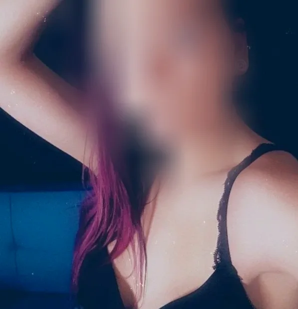 Femke, 27