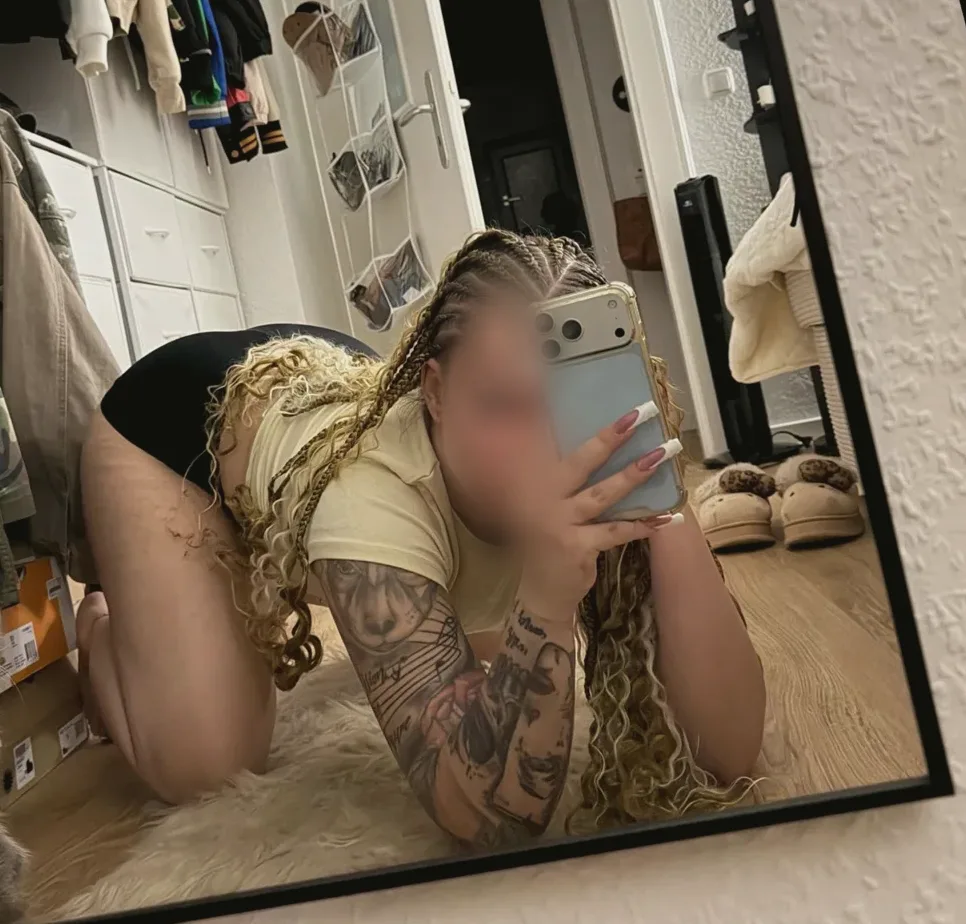 Priscilla, 30